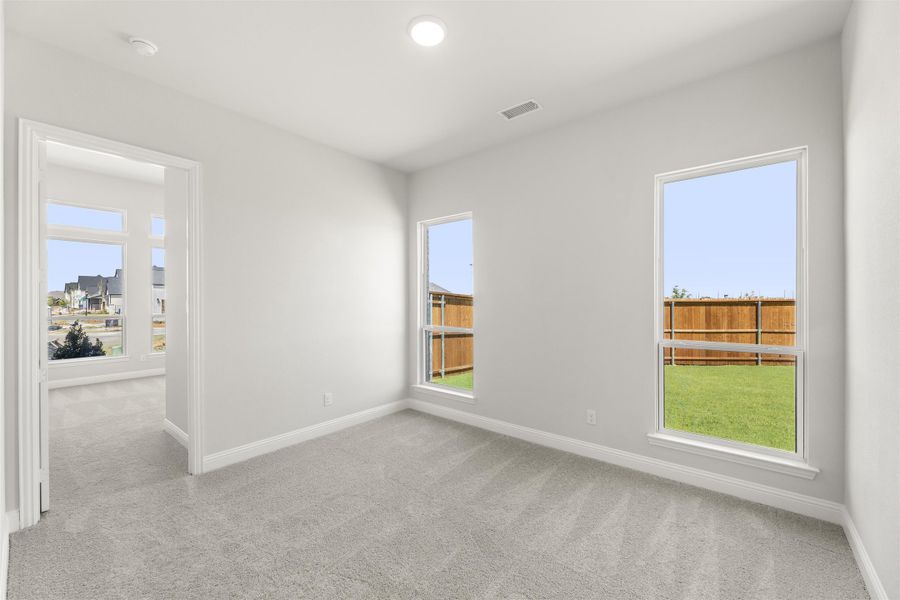 Representative unfurnished interior of a home built from the Wakefield by Windsor Homes in Nelson Lake Estates, Rockwall (Image 17).