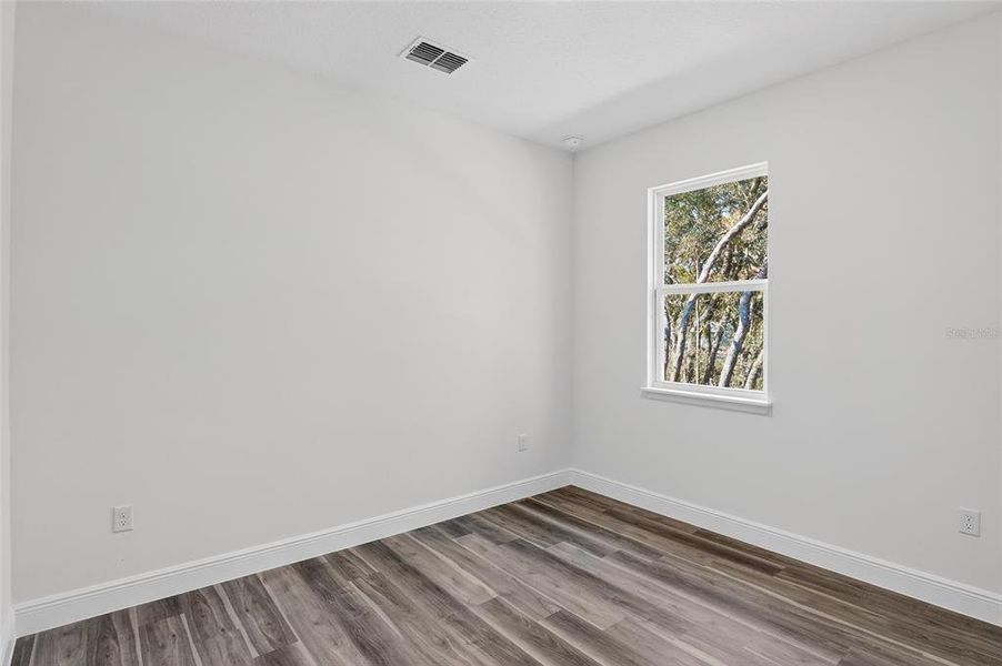 Spacious, unfurnished interior of a new home in , Citrus Springs (Image 13).