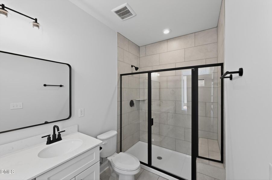 22_244_Sequoia_Dr-Bathroom-7784