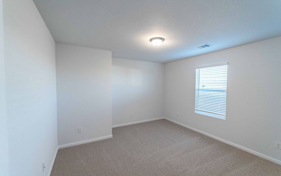 Spacious, unfurnished interior of a new home in Sunset Oaks, Maxwell (Image 13).