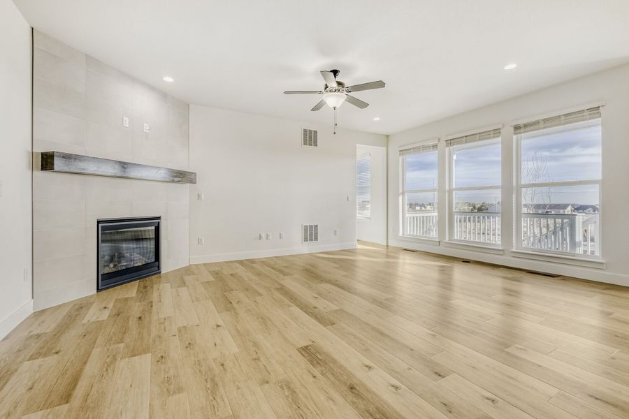 7983 Polson - Living Area