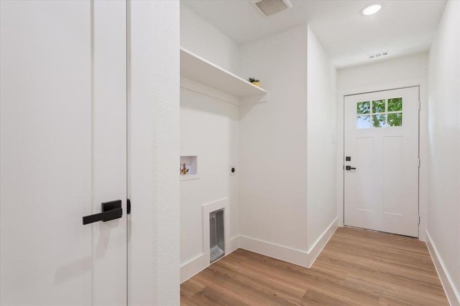 Spacious, unfurnished interior of a new home in , Hillsboro (Image 25).