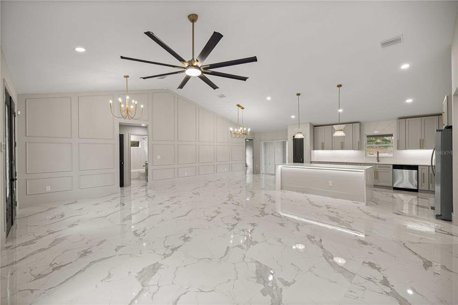 Spacious, unfurnished interior of a new home in , Ocala (Image 24).