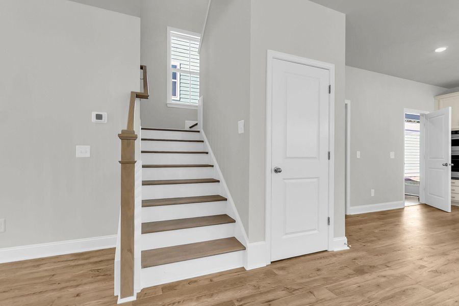 Spacious, unfurnished interior of a new home in Sweetgrass Station, Summerville (Image 29).