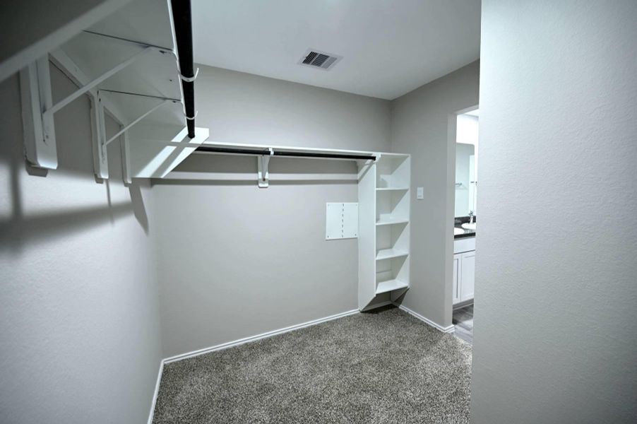 Spacious, unfurnished interior of a new home in Breckenridge Forest, Spring (Image 8).