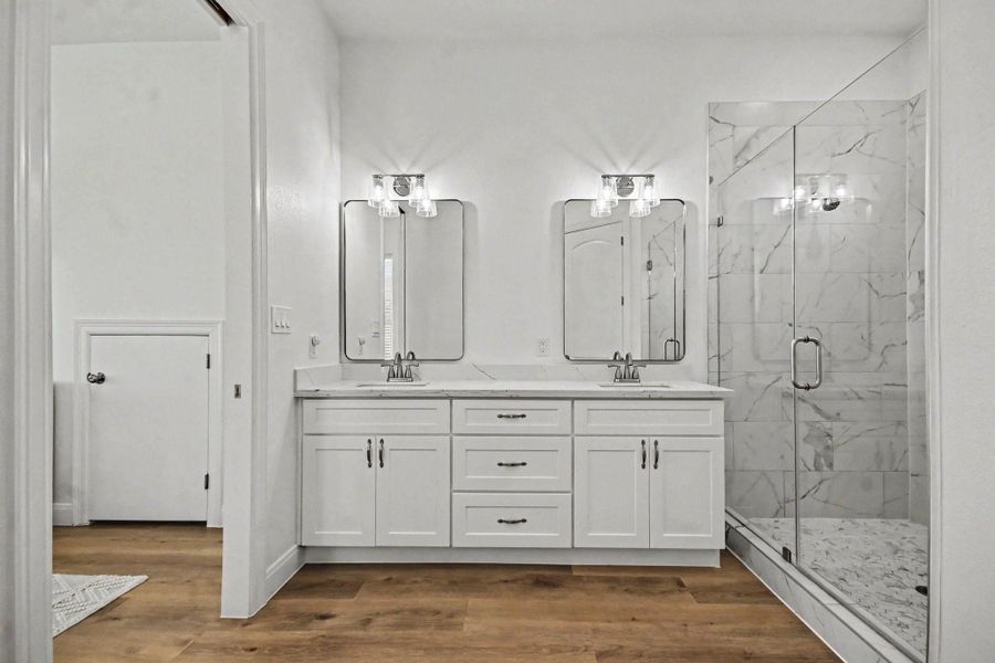 Furnished interior view inside a new home in , Galveston (Image 26).