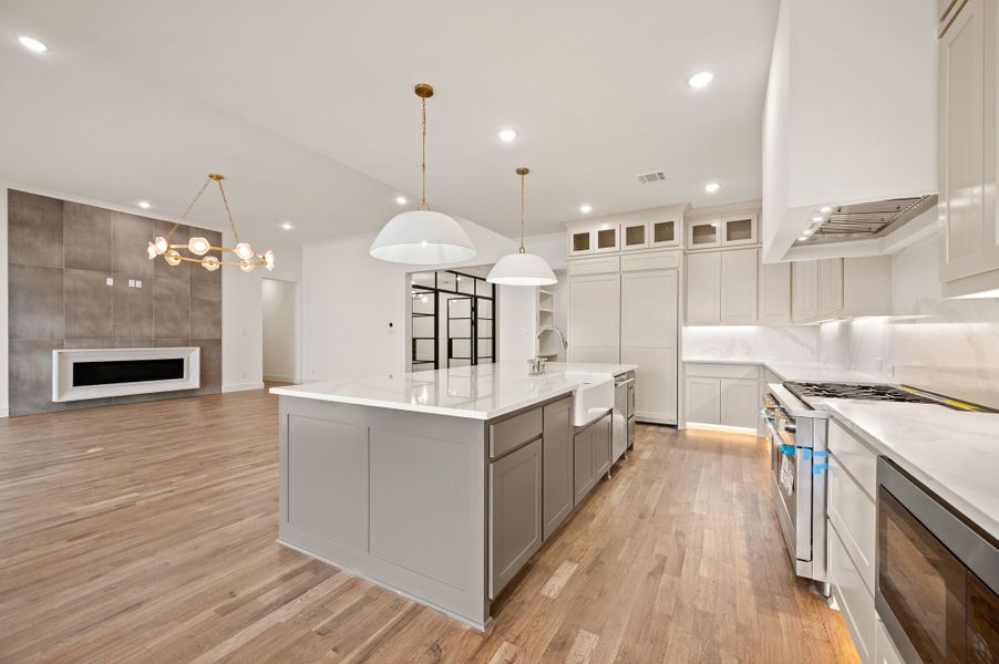 Furnished interior view inside a new home in Montclair, Prosper (Image 8).