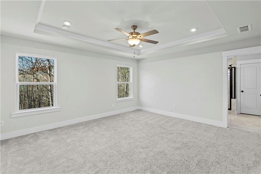 Spacious, unfurnished interior of a new home in Hunters Creek, Flowery Branch (Image 25).