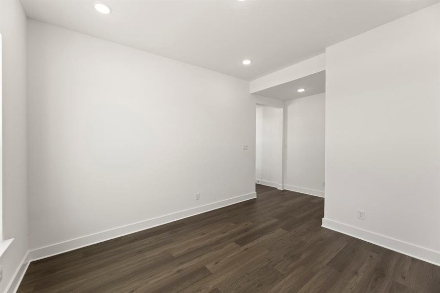 05. 3825 Selborne - Flex (2)