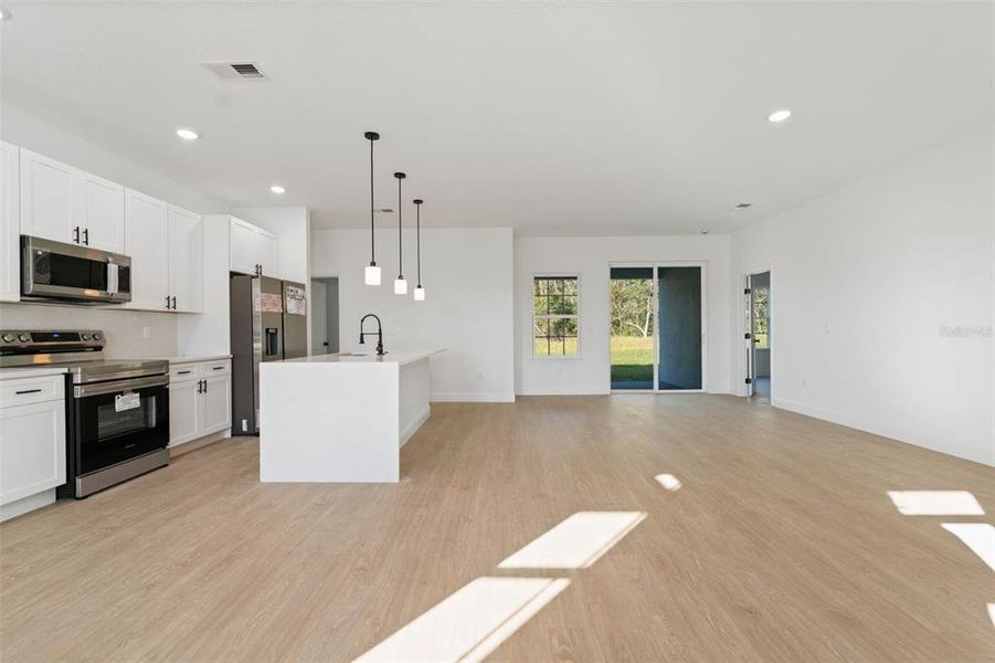 Spacious, unfurnished interior of a new home in , Ocala (Image 15).