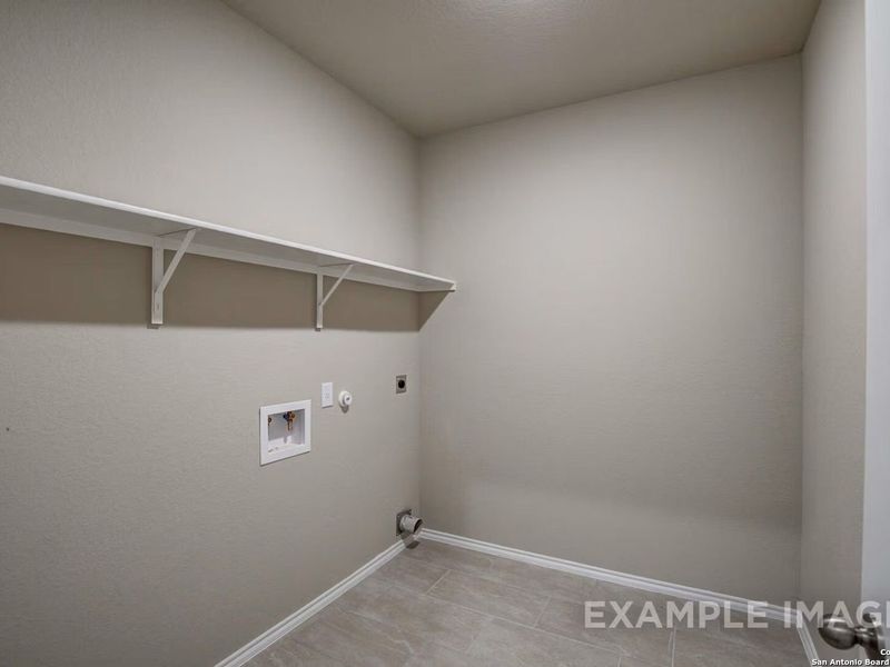 Spacious, unfurnished interior of a new home in Comanche Ridge, San Antonio (Image 26).