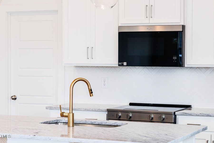 VNF-Lot 47-Aurora (6) VNF-Lot 47-Aurora (6)