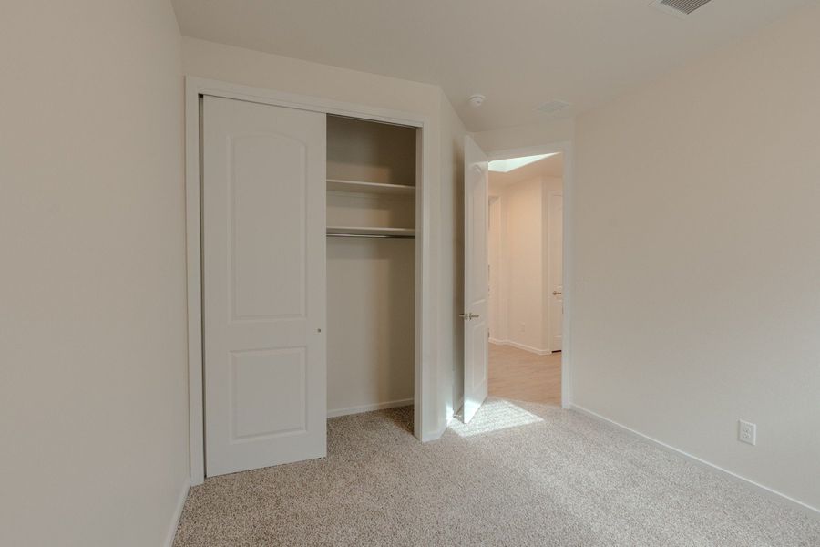 Spacious, unfurnished interior of a new home in Paseo Del Este, El Paso (Image 29).