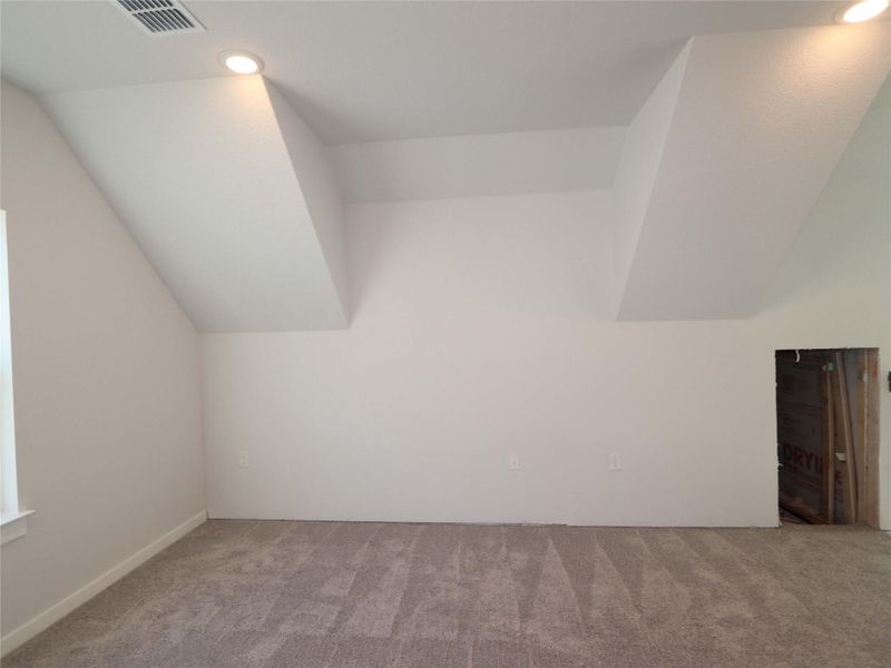 Spacious, unfurnished interior of a new home in Estancia West, Manchaca (Image 13). Spacious, unfurnished interior of a new home in Estancia West, Manchaca (Image 13).