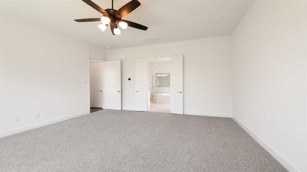 Spacious, unfurnished interior of a new home in Terraces 72', Rockwall (Image 16). Spacious, unfurnished interior of a new home in Terraces 72', Rockwall (Image 16).
