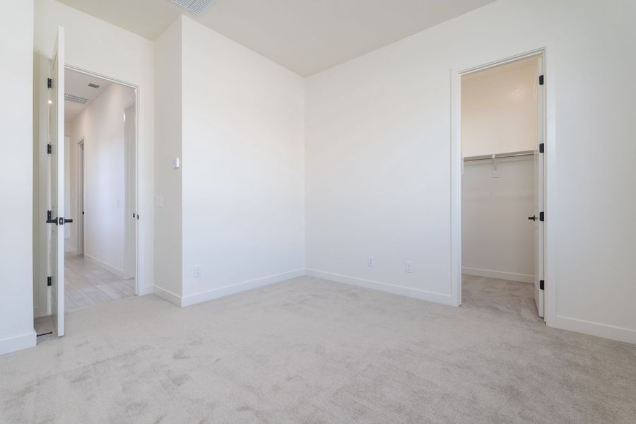 Spacious, unfurnished interior of a new home in Whispering Hills, Laveen (Image 12).
