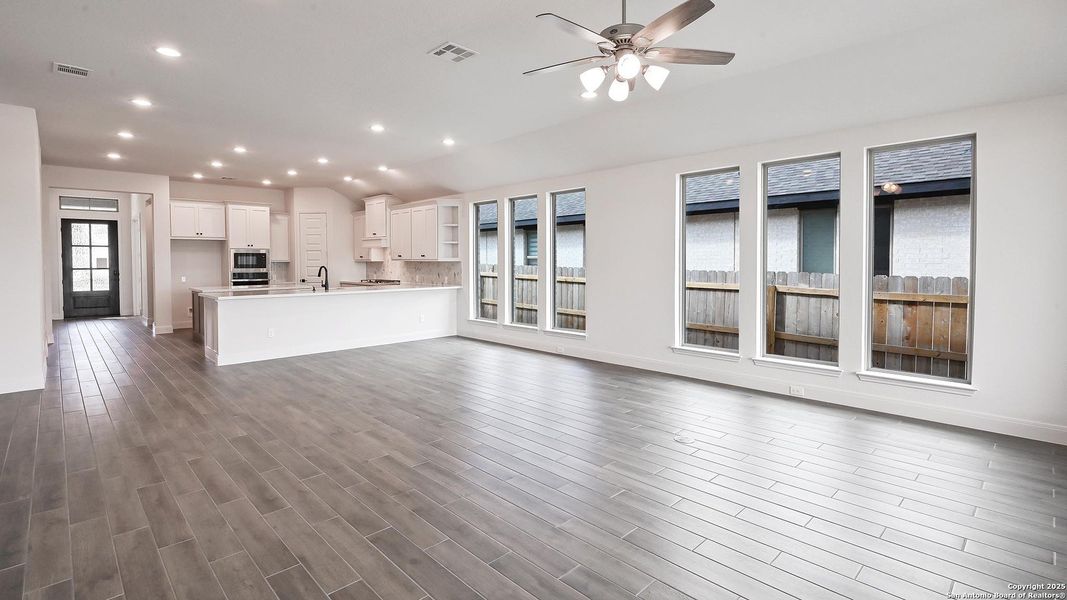 Spacious, unfurnished interior of a new home in Legacy At Lake Dunlap 50', New Braunfels (Image 18). Spacious, unfurnished interior of a new home in Legacy At Lake Dunlap 50', New Braunfels (Image 18).