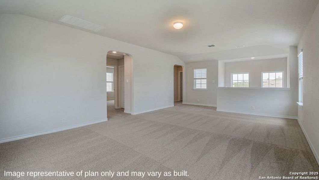 Spacious, unfurnished interior of a new home in Stonehill, San Antonio (Image 15).