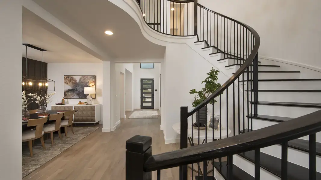 Representative furnished interior of a home built from the 3399W by Perry Homes in Briarley, Montgomery (Image 38).