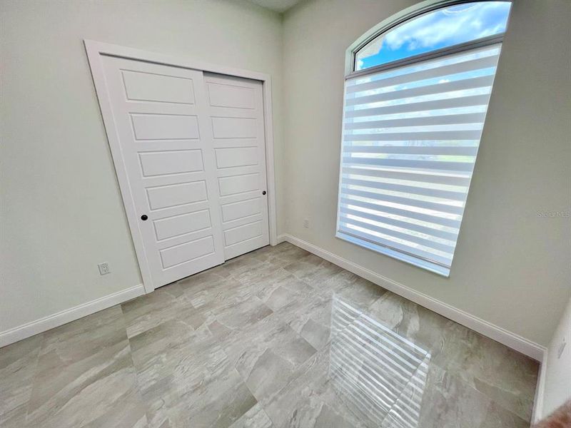 Spacious, unfurnished interior of a new home in , Rotonda West (Image 43).