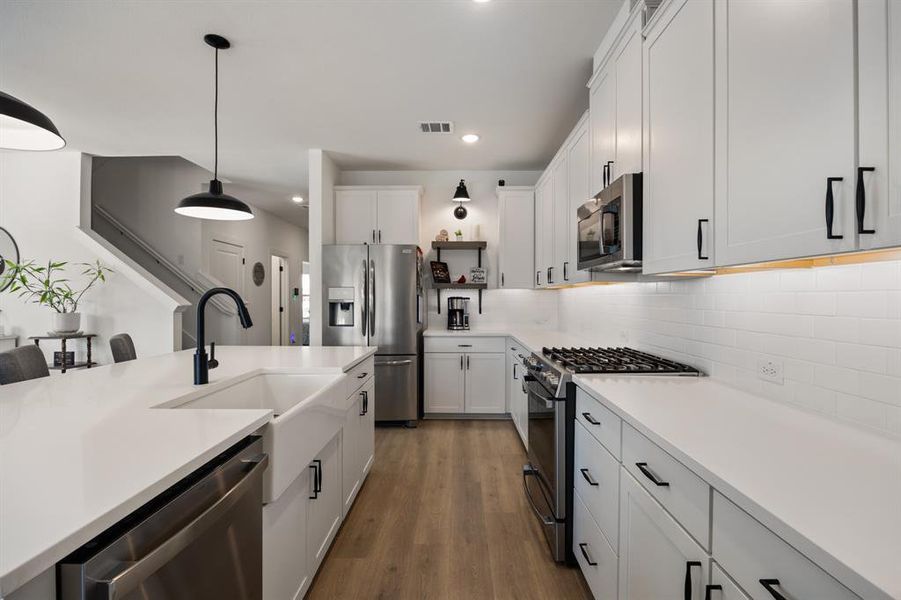 Furnished interior view inside a new home in Rolling Ridge, Van Alstyne (Image 15).