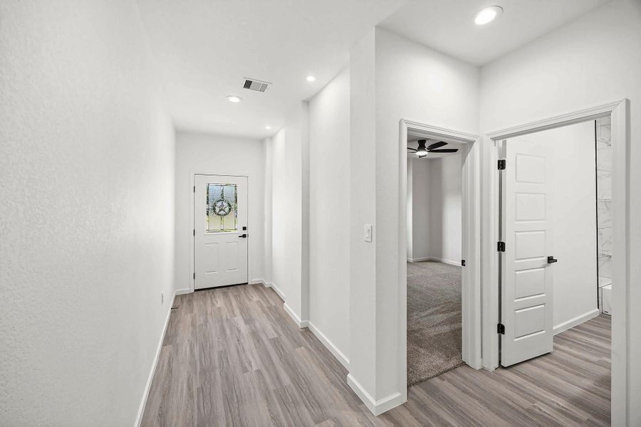 Spacious, unfurnished interior of a new home in , Houston (Image 15).
