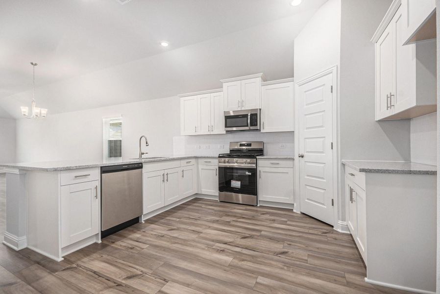 Furnished interior view inside a new home in Lago Mar, Texas City (Image 4).