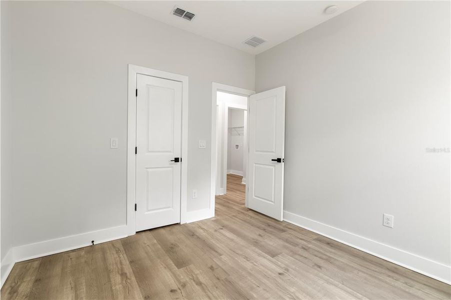 Spacious, unfurnished interior of a new home in , Dunnellon (Image 19).