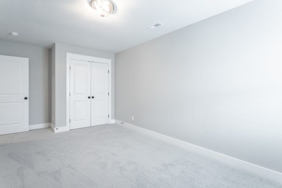 Spacious, unfurnished interior of a new home in Pine Ridge, Soddy-Daisy (Image 43).