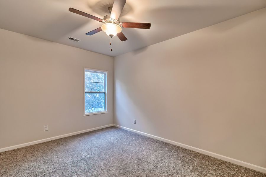 Spacious, unfurnished interior of a new home in Emanuel Creek, West Columbia (Image 32).