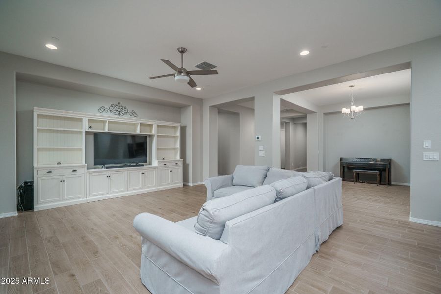 10) GREAT ROOM 10) GREAT ROOM