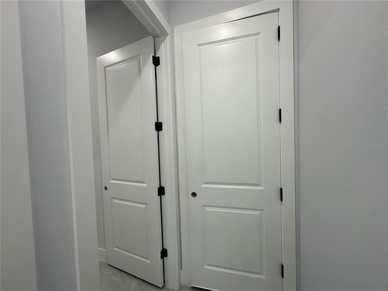 Spacious, unfurnished interior of a new home in , Cape Coral (Image 13).