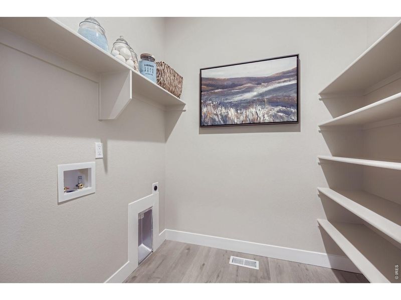 Spacious, unfurnished interior of a new home in , Fort Collins (Image 21).
