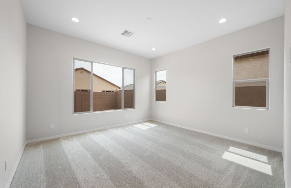 Spacious, unfurnished interior of a new home in Artisan at Asante, Surprise (Image 23).