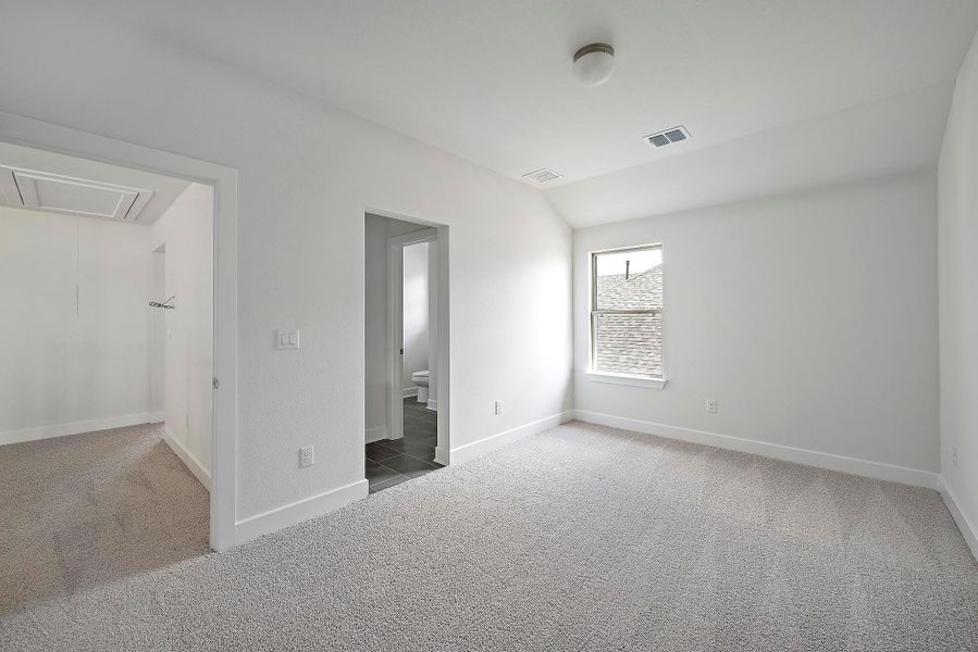 Spacious, unfurnished interior of a new home in Flora - 60', Hutto (Image 32).