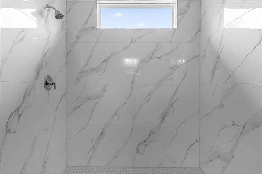 Close-up of interior finishes inside a home in , Dunnellon (Image 17).