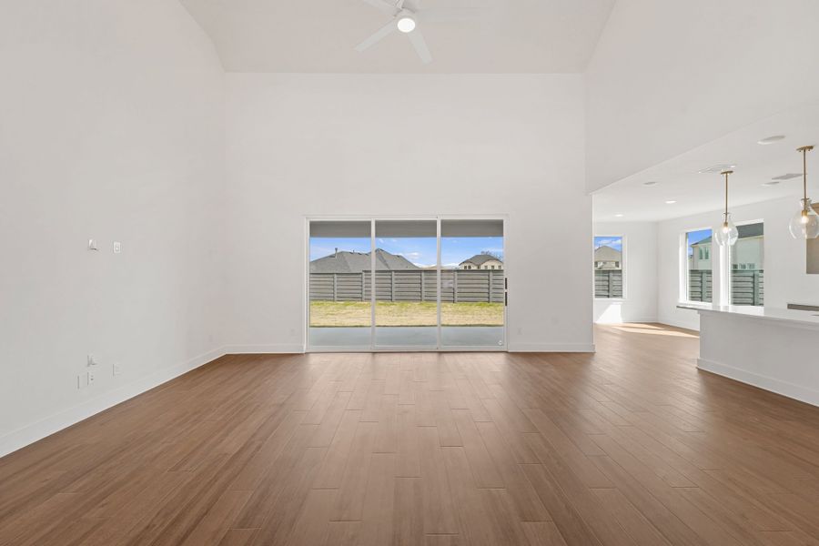Spacious, unfurnished interior of a new home in Union Park, Little Elm (Image 16).