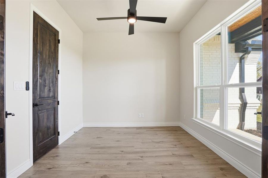 Spacious, unfurnished interior of a new home in , Granbury (Image 31).