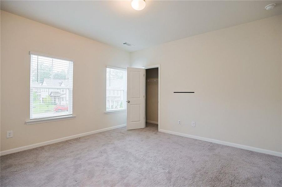 Spacious, unfurnished interior of a new home in , Auburn (Image 38).