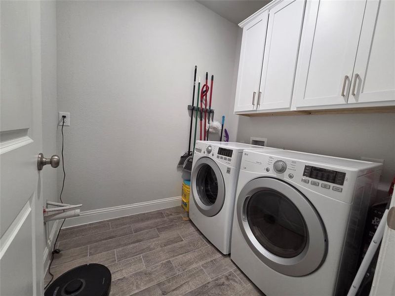 Furnished interior view inside a new home in , Wylie (Image 12).