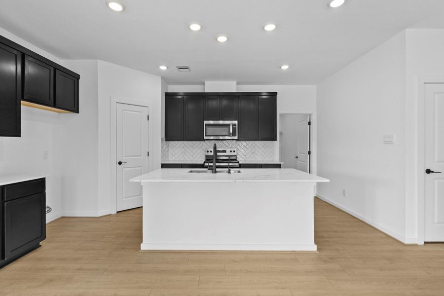 Furnished interior view inside a new home in Lake Conroe Cove, Willis (Image 7). Furnished interior view inside a new home in Lake Conroe Cove, Willis (Image 7).