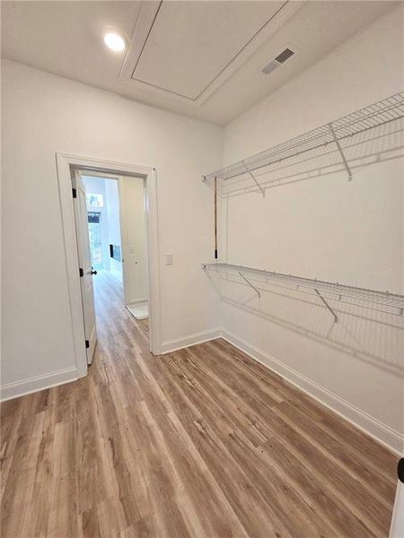 Spacious, unfurnished interior of a new home in , Waleska (Image 15).