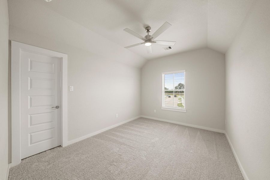 Spacious, unfurnished interior of a new home in Barton Creek Ranch, Conroe (Image 18). Spacious, unfurnished interior of a new home in Barton Creek Ranch, Conroe (Image 18).