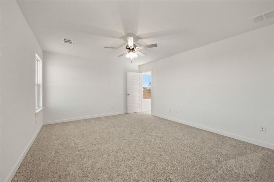 Spacious, unfurnished interior of a new home in Gatlin Ranch, Springtown (Image 28).