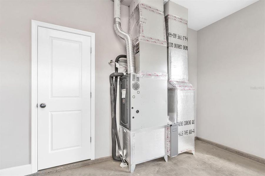 Furnished interior view inside a new home in Grand Oaks, Gainesville (Image 17).