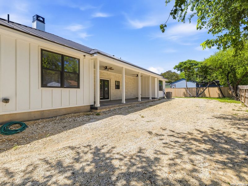 Exterior details and patio area of a home in , Terrell Hills (Image 28).