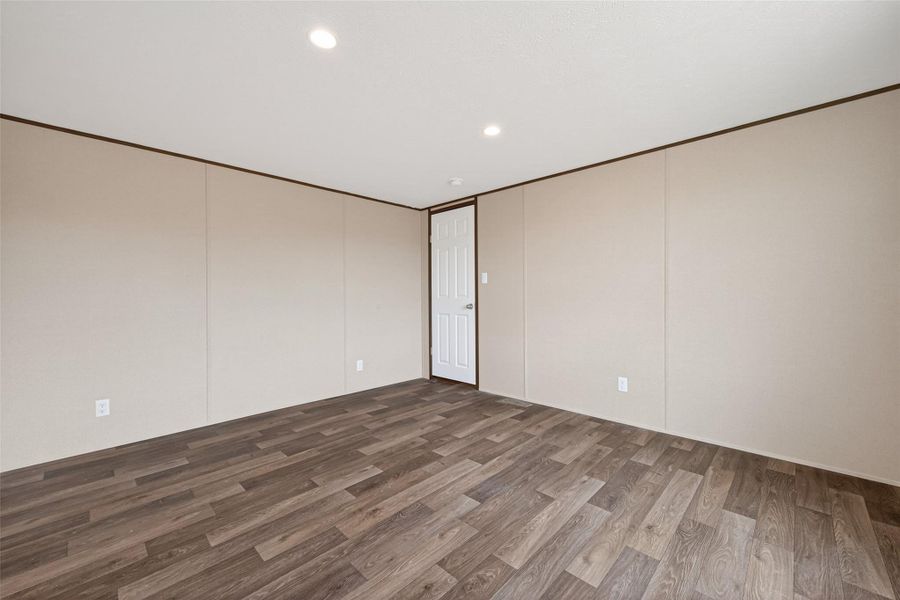 Spacious, unfurnished interior of a new home in , Cleveland (Image 28).