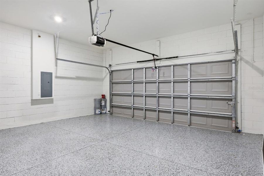 Spacious, unfurnished interior of a new home in , Ocala (Image 16).