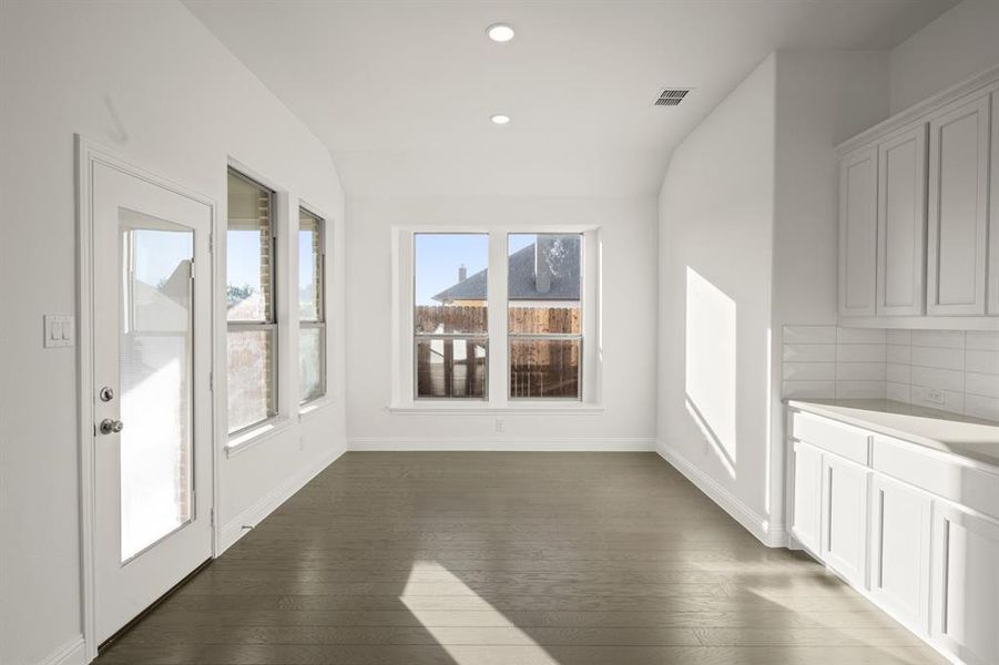 Spacious, unfurnished interior of a new home in Mockingbird Hills, Joshua (Image 19). Spacious, unfurnished interior of a new home in Mockingbird Hills, Joshua (Image 19).
