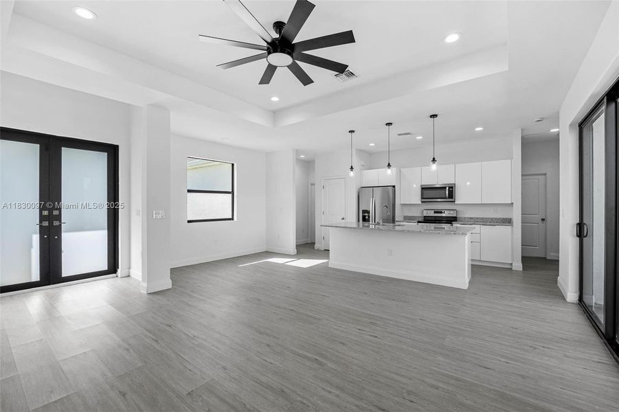 Spacious, unfurnished interior of a new home in , Lehigh Acres (Image 26).